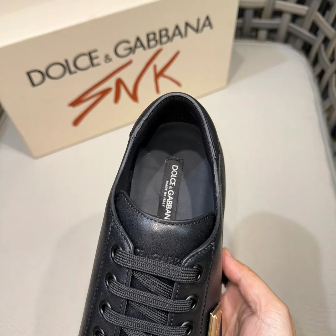 Men's Men's Shoes 💰400 [New Style] 🐝🐝DG—Dolce&G men's calfskin sneakers Portofino Yacht shoes, simple and versatile design, unique saddle leather soles. The Dolce &G logo rear wing is the icing on the cake. Imported cowhide + rubber outsole Size: 39-44 (customized at 38.45)